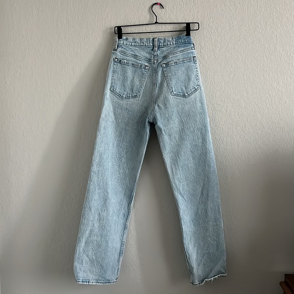 Abercrombie Curve Love The ‘90s Relaxed Jean High Rise - Picture 2 of 4